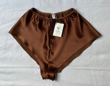 Load image into Gallery viewer, 100% Pure Silk French Knickers.   Elastic waist band and loose leg fitting. We have a large selection of colours and sizes to suit all tastes. Shapes may vary depending on colour choice. All traditional, all French knickers.  Fabric Content: 100% Pure Silk Made in Italy. Copper.