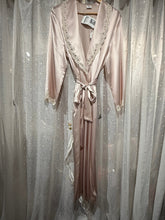 Load image into Gallery viewer, Collier Silk Dressing Gown