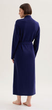 Load image into Gallery viewer, Night Blue full length Cashmere/Wool Kimono style dressing gown. There are two patch pockets at the front, and a slim belt at the waist. The comfort and absolute softness of this robe makes it ideal for staying stylish, warm and comfortable at home.
Fabric Content: 50% Cashmere, 50% Wool
125cm in length
Machine washable