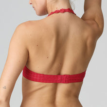 Load image into Gallery viewer, Formed smooth underwire bra with a sweetheart-shaped cup. The straps may be worn normally but also adapt to a halter style. Lovely plunge line. The signature daisy straps complete the picture! This bra has the added advantage that it may also crossed over at the back. Fabric Content: Polyester: 48%, Polyamide: 43%, Elastane: 9%