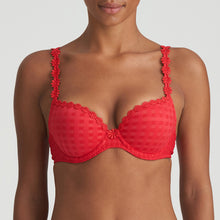 Load image into Gallery viewer, Scarlet. Push-up plunge bra with integrated padding for a deep cleavage, gently edged with the Avero signature daisy embroidery. This bra lifts beautifully, resulting in a seductive cleavage. Particularly good for smaller bust sizes.
Fabric Content: Polyester: 83%, Polyamide: 13%, Elastane: 4%