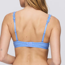 Load image into Gallery viewer, Santorini Blue underwired, non-padded bra. It has the signature Avero dainty daisy straps, which may be worn as normal or in a halter style. This is the perfect everyday bra. Light and comfortable. Its seamfree cups work perfectly as a t/shirt bra too!
Fabric Content: Elastane:16%, Polyamide:84%
