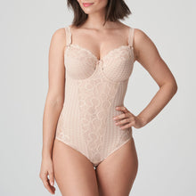 Load image into Gallery viewer, Caffé Latte. This body is simply irresistible. You’ll feel feminine and seductive with this body, under a party outfit or even just your regular daywear. This body creates deep cleavage and a streamlined figure. Transparent lace contrasts with opaque checked fabric to show off your feminine curves.
Fabric content: Polyamide: 76%, Elastane: 21%, Cotton: 3%