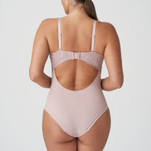 Load image into Gallery viewer, Bois de Rose. This body is simply irresistible. It is elegant with the look of a bustier style long line bra. The plunge mesh gives the illusion of lightness but offers full support. The flowered embroidery lace has an edgy tattoo effect. Fabric: Polyamide: 56%, Elastane: 33%, Polyester: 9%, Cotton: 2%