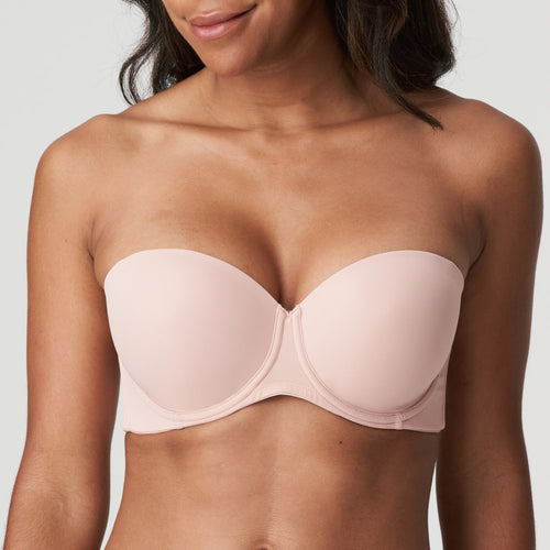 Powder Rose. This is a great strapless bra. Smooth with formed cups it gives a good shape to the bust. Wide banding at the back ensures it stays in place without silicone. Comes with straps for versitile use.  Fabric: Polyamide: 45%, Polyester: 37%, Elastane: 18%