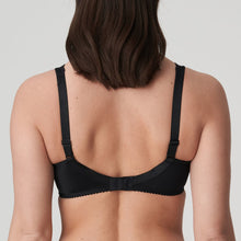 Load image into Gallery viewer, The Madison series is a keeper for many fans. No surprise, because this is very much a youthful, elegant series, thanks to the combination of checks and lace. This bra’s sublime fit has long been acclaimed. The cups are sewn from three sections to support, centre and lift the bust optimally. It not only makes you look slimmer, but it’s also exceptionally comfortable too! Black.