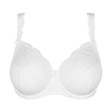 Load image into Gallery viewer, The Madison series is a keeper for many fans. No surprise, because this is very much a youthful, elegant series, thanks to the combination of checks and lace.This bra’s sublime fit has long been acclaimed. The cups are sewn from three sections to support, centre and lift the bust optimally. It not only makes you look slimmer, it’s exceptionally comfortable too! Fabric content: Polyamide: 83%, Elastane:17%