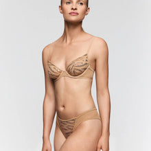 Load image into Gallery viewer, Milhon Plunge Bra | Invisible