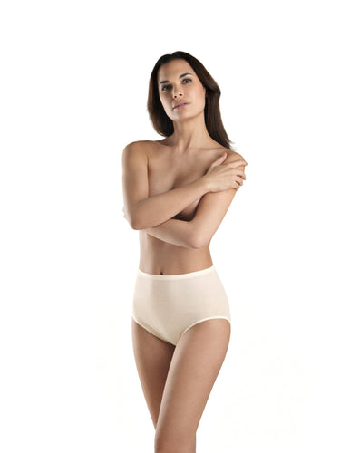 Woollen silk totally comfortable full Brief. This temperature regulating natural fabric is so comfortable to wear.   Hanro Woolen/Silk sizing is on the larger end of the spectrum. When ordering select the size down from normal.  Fabric mix: 70% merino wool, 30% pure silk. Machine washable