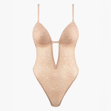 Designed to streamline the figure with a comfortable feel, the Sculpt by Aubade backless bodysuit enhances the body with its smoothing fabric trimmed with sexy lace. Very sensual, it boasts seductive deep cleavage and a very low-cut back. It is cut high at the back for zero VPL.

This is a multi-position bodysuit to adapt to all outfits: bare back, round neck, crossed straps.

Additional set of straps is supplied with the bodysuit: tone-on-tone or in transparent silicone for invisible wear.