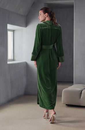 Image of the back of a woman wearing the Ivy green silk velvet full length dressing gown.