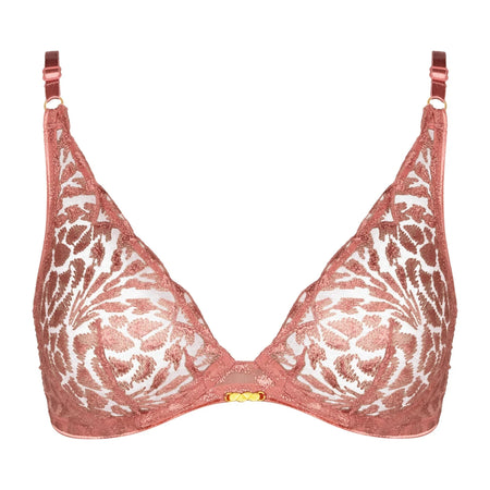 Combining comfort and seduction, the Aubade Crazy in Love underwire triangle bra unfolds its embroidery while playing transparency high on the bust for a very sexy deep neckline. At the base of the gore and on the shoulders, golden details echo the brilliance of the material for a bewitching silhouette.