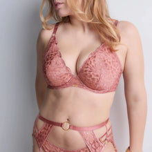 Load image into Gallery viewer, Combining comfort and seduction, the Aubade Crazy in Love underwire triangle bra unfolds its embroidery while playing transparency high on the bust for a very sexy deep neckline. At the base of the gore and on the shoulders, golden details echo the brilliance of the material for a bewitching silhouette.

