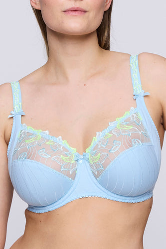Deauville Milky Blue fashion colour is a fabulous full cup underwired bra. 
It consists of three panels, to give the best structured support. 
A panel on the bottom and side, provide a lift and gathers the breasts neatly. The Lace panel at the top gives a feminine and airy lightness to the style. 
The lace continues onto the comfortable adjustable strap with a delicate bow at the base.