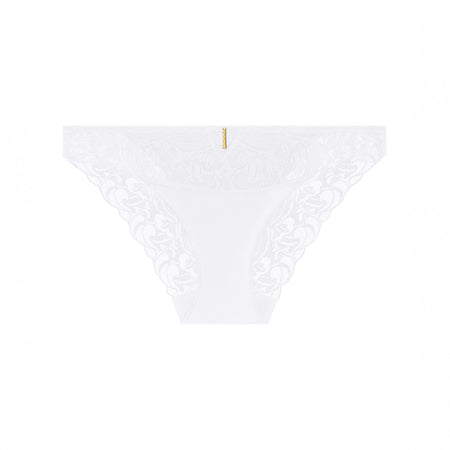Offering a comfortable but sexy, slightly low-cut, the Satin Memories by Aubade Italian bottoms sensually sublimate the curves. Unfolding a very soft shiny Italian satin, it dresses the hips and the bend of the bottom with a delicate French embroidery, while playing with transparency. In front, a golden bamboo-inspired jewel subtly illuminates the skin.

Product image.