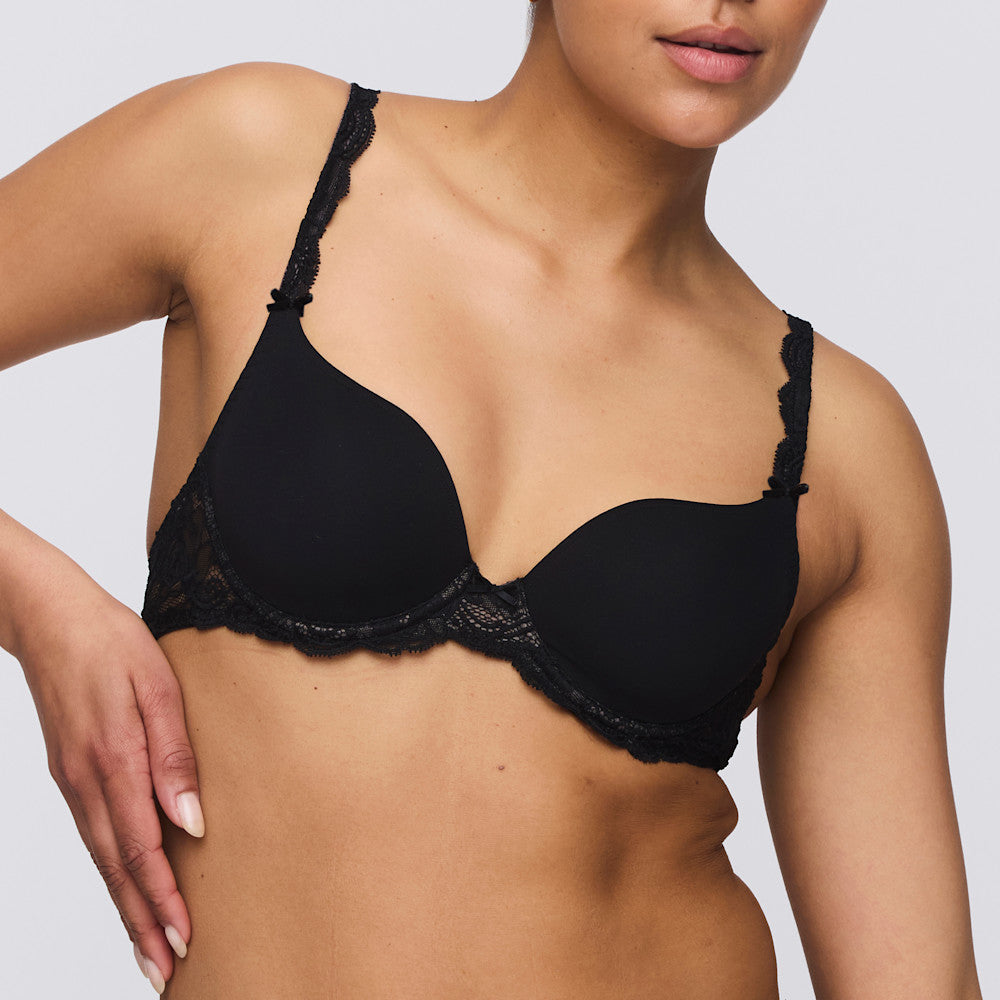 Black perfect formed cup heart-shaped bra. Its underwired plunge cup gives a lovely feminine shape that both comfortable and stylish. It has a non-transparent cups give perfect  coverage. The pretty lace straps are attractive enough to be seen.
Fabric content: Polyester:40%, Polyamide:48%, Elastane:12%

