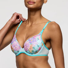 Load image into Gallery viewer, Lisbeth Formed Cup Heart Shape Plunge | Clearwater
