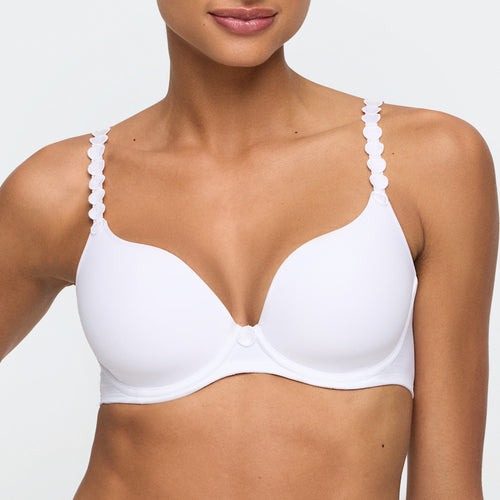 Pure White formed heart shaped underwired bra. The shoulder straps have a playful circular design which can be converted into a halter style. The formed smooth finish of the cup is perfect under T/Shirts.  Fabric Content: Polyester: 38%, Polyamide: 37%, Elastane: 25%