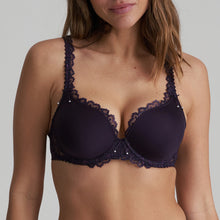 Load image into Gallery viewer, A lovely smooth heart shaped plunge bra. The lace trim on the cup edges and straps adds a feminine finish to this timeless bra. The straps may also be altered to a halter style.  Fabric content: Polyamide: 56%, Polyester: 33%, Elastane: 11%. Amethyst.
