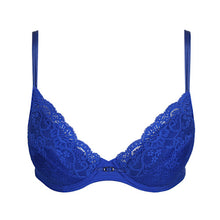 Load image into Gallery viewer, An all-lace plunge bra with removable pads. This gorgeously shaped bra adds cleavage to any size. The push-up style adds extra volume. And the cup has a deeper cut which reveals the upper part of your bust.
Fabric content: Elastane:10%, Polyester: 43%, Polyamide: 47%

