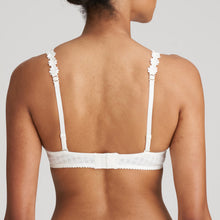 Load image into Gallery viewer, An underwired, non-padded bra. It has the signature Avoro dainty daisy straps, which may be worn as normal or in a halter style. This is the perfect everyday bra. Light and comfortable. Its seamfree cups work perfecly as a t/shirt bra too!   Fabric Content: Polyamide: 79%, Elastane: 17%, Polyester: 4%
