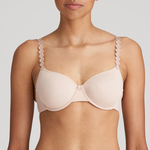 Caffé Latte full cup underwired bra combines a smooth, comfortable fit with a fashionable elegance. The shoulder straps have a playful circular design which can be converted into a halter style. The smooth finish of the cup is perfect under T/Shirts.  Fabric Content: Polyamide: 77%, Elastane: 23%