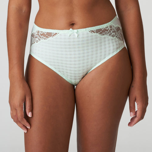 These full briefs come higher than the Rio briefs and are an incredibly comfortable fit. A very elegant way to cover the tummy. The lace detail adds to this elegant piece of lingerie.  Fabric Content: Polyamide: 72%, Elastane: 23%, Cotton: 5%