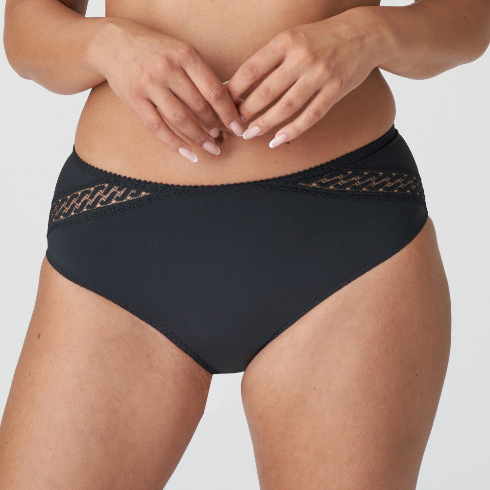 These luxurious and opaque high-waisted briefs feature decorative lace embroidery.  Full back for coverage with a lace trim seam free finish.   Fabric: Polyamide: 79%, Elastane: 11%, Cotton: 7%, Polyester: 3%. Black.