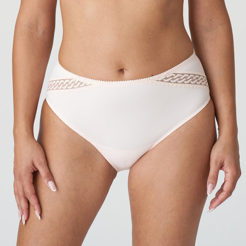 These luxurious and opaque high-waisted briefs feature decorative lace embroidery.  Full back for coverage with a lace trim seam free finish.   Fabric: Polyamide: 79%, Elastane: 11%, Cotton: 7%, Polyester: 3%. Crystal Pink.