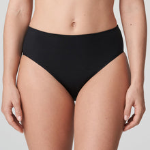 Load image into Gallery viewer, Full smooth briefs, perfect for everyday wear, under trousers of slim fitting skirts. Soft and totally comfortable.  Fabric Content: Polyamide: 75%, Elastane: 19%, Cotton: 6%. Black.

