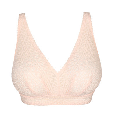 Famous for their beautifully crafted bras catering to the larger bust, Montara is a new member to the Prima Donna family. The is an lace non-wire bralette with a modern look. It has a pretty stretch lace on the cup. It has a longer line for comfort and support.   Fabric: Polyamide: 89%, Elastane: 11%