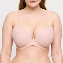 Load image into Gallery viewer, Powder Rose Excellent seamless deep plunge bra with moulded cup. Soft to wear and completely smooth under any garment.
Fabric: Polyamide: 53%, Elastane: 24%, Polyester: 23%

