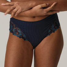 Load image into Gallery viewer, Looking for comfortable and oh so elegant bottoms? This luxury shorts-style g/string is it. The wide cut on the hip and the exquisite embroidery completes the light, luxurious look.  Fabric: Polyamide: 48%, Polyester: 24%, Cotton:15%, Elastane:13%. Velvet Blue.
