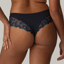 Load image into Gallery viewer, Looking for comfortable and oh so elegant bottoms? This luxury shorts-style g/string is it. The wide cut on the hip and the exquisite embroidery completes the light, luxurious look.  Fabric: Polyamide: 48%, Polyester: 24%, Cotton:15%, Elastane:13%. Velvet Blue.
