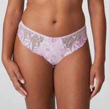 Load image into Gallery viewer, Opaque G/S with chic lace embroidery on the hip. Laser cut at the bottom for smoothness and comfort.   Fabric: Polyamide: 70%, Elastane: 13%, Polyester: 9%, Cotton: 8%

