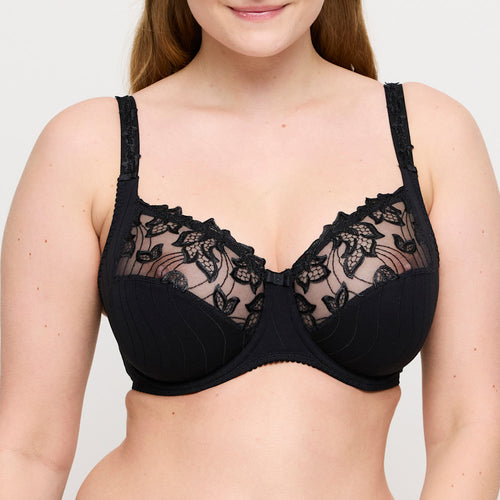 BEST SELLER!
This is our most popular bra, and for good reason! Three-section wire bra with a legendary fit and a light look. The top of the cup is finished with subtle two-tone embroidery that runs into the straps. The cups are deeper than any other Prima Donna bra for a perfect fit.  The firm cups lift the bust while the higher side section covers more and gives proper support which ensures better uplift for largest sizes.
Fabric: Polyamide: 56%, Polyester: 25%, Cotton:12%, Elastane: 7%. BLACK.