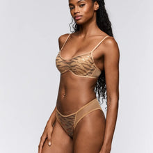 Load image into Gallery viewer, Milhon Padded Push-Up Bra | Invisible
