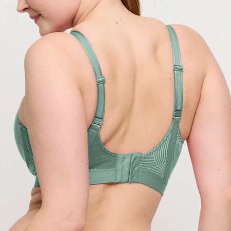 The GAME Formed Cup Sports Bra | Teal