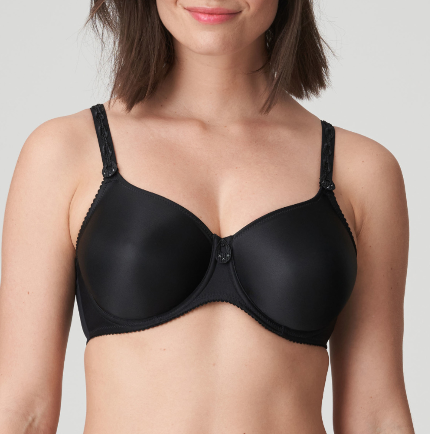 Satin seamless underwired bra without padding. Smooth moulded cups with crystal and guipure lace detailing. The straps are detatchable.