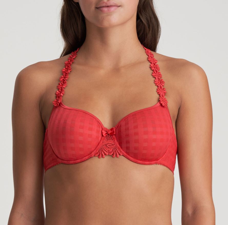 Scarlet underwired, non-padded bra. It has the signature Avero dainty daisy straps, which may be worn as normal or in a halter style. This is the perfect everyday bra. Light and comfortable. Its seamfree cups work perfecly as a t/shirt bra too!   Fabric Content: Polyamide: 79%, Elastane: 17%, Polyester: 4%