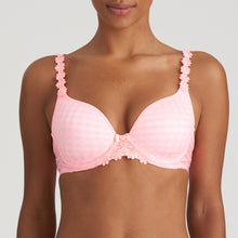 Load image into Gallery viewer, Formed smooth underwire bra with a sweetheart-shaped cup. The straps may be worn normally but also adapt to a halter style. Lovely plunge line. The signature daisy straps complete the picture! This bra has the added advantage that it may also crossed over at the back.  Fabric Content Polyester: 48%, Polyamide: 43%, Elastane: 9%
