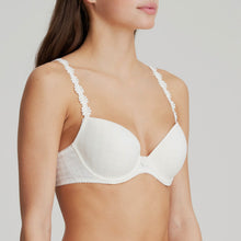 Load image into Gallery viewer, BEST SELLER!  Formed cup, deep plunge underwired smooth bra. It supports the bust and gives a beautiful shape while offering a feminine, plunge effect. The signature daisy straps complete the picture!  Fabric Content: Polyester: 48%, Polyamide: 43%, Elastane: 9%
