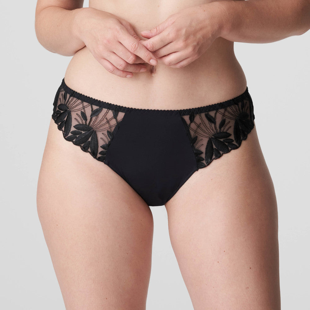 Opaque G/S with chic lace embroidery on the hip. Laser cut at the bottom for smoothness and comfort. 