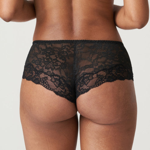 This vintage-chic luxury g/string with all over black lace with fuchsia embroidered roses to the front. Wide at the hip for comfort and smoothness.